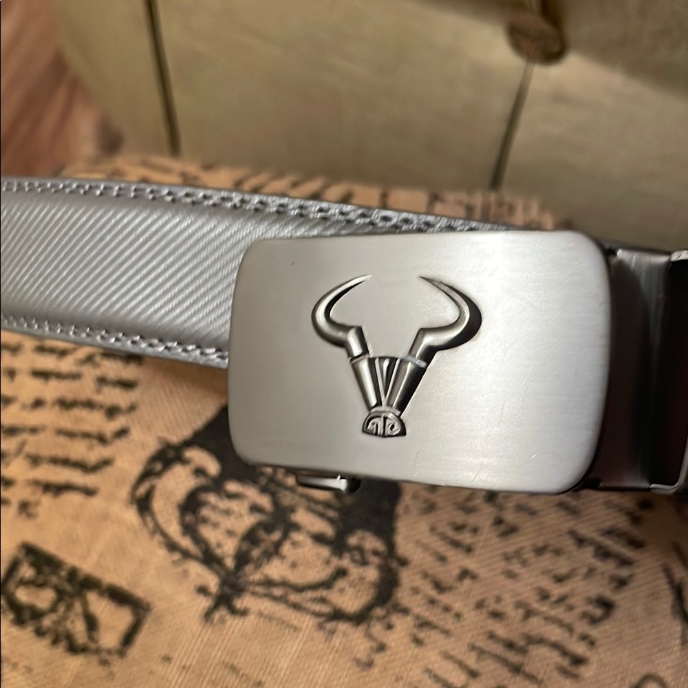 NWOT Bulliant Silver Belt with Bull Emblem